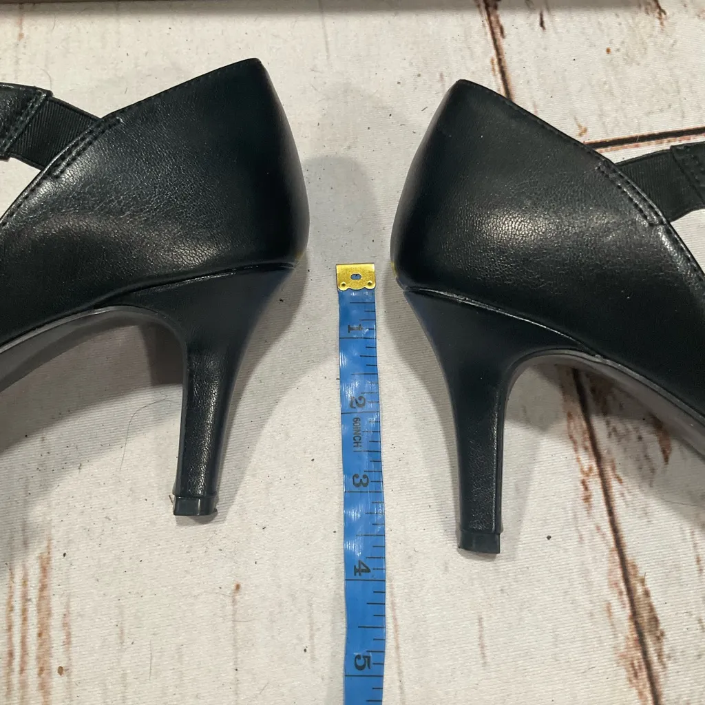 LIFE STRIDE SOFT SYSTEM SUKI BLACK CROSS STRAP PUMPS - Image 5