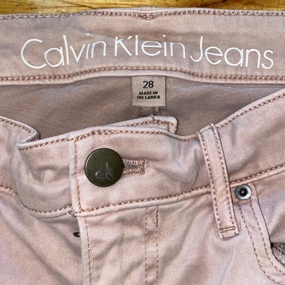 Calvin Klein Jeans blush pink ankle skinny jeans. Mid rise. Stretch.Size 28. - Image 4
