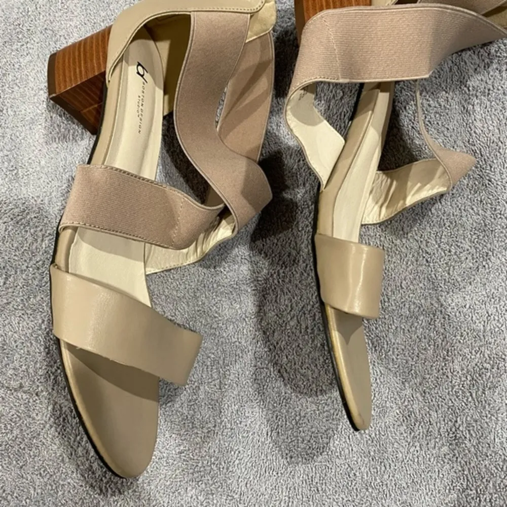 Boston Design Studio Women’s Strappy sandal 10 taupe color back zipper - Image 5