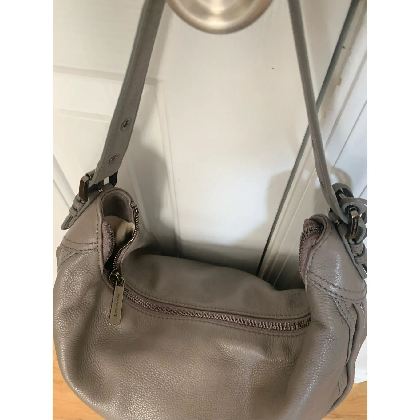 Michael Kors gray soft leather handbag - Image 10