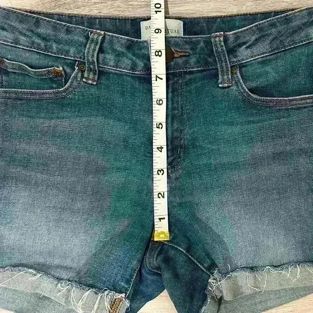 Daily Ritual Denim Cuffed Cutoff 4” Jean Shorts Mid Rise Medium Wash Size 26” Blue - Image 6