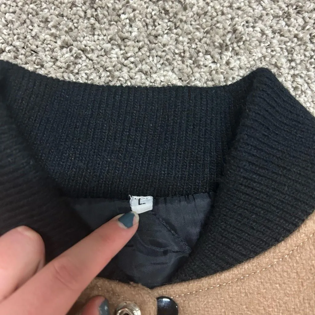 Rare Limited Edition Fender Guitar Cow Hide Wool Tan Black USA Varsity Large Jac - Image 3