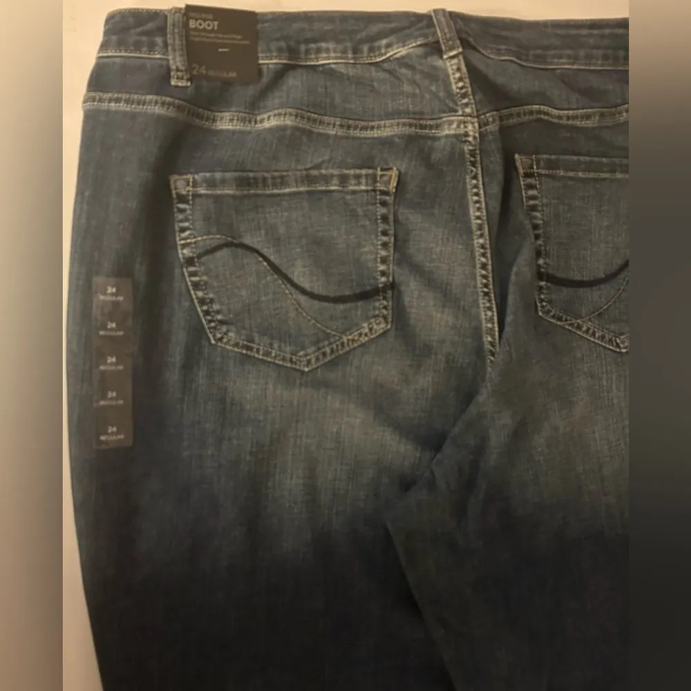 NWT Lane Bryant Mid Rise Boot Cut Jean - Size 24 Regular - Image 5