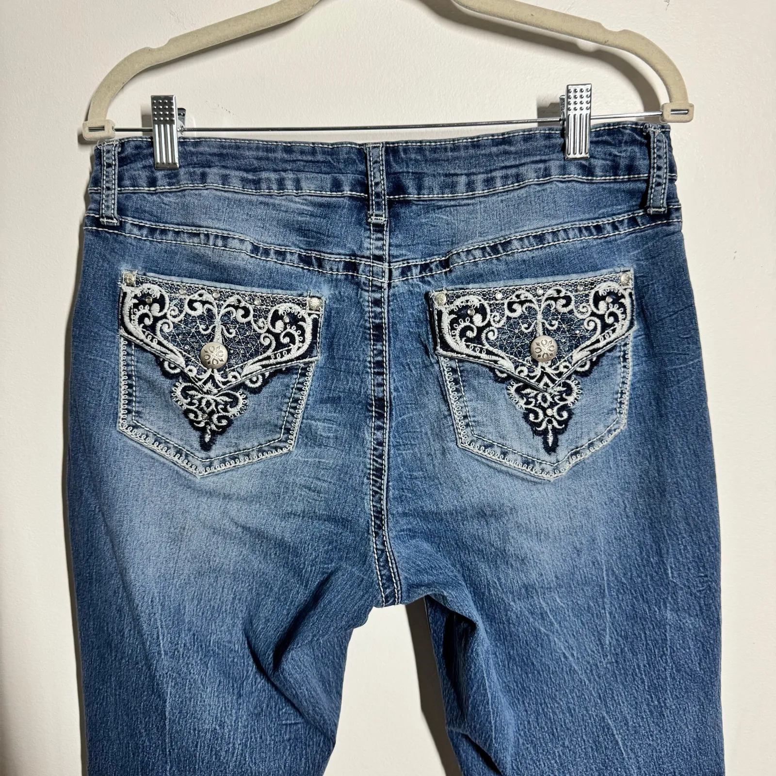 Y2K Bling Western Denim Capri Jeans Women 12 Flap Pocket Bedazzled Bratz VTG Blue - Image 4