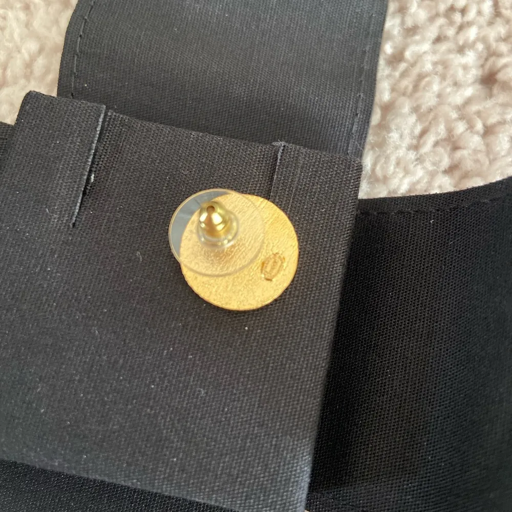 cruise collection 2023 stud earrings - Image 2