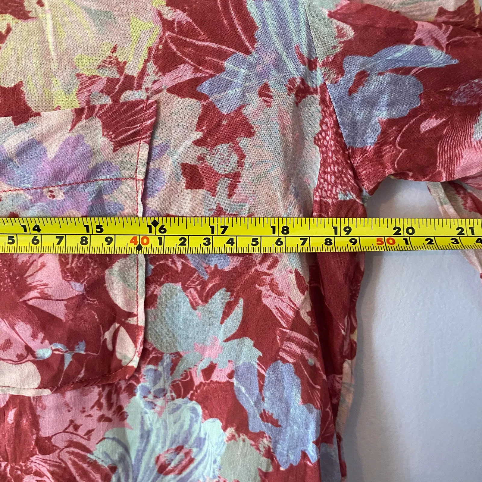 Pilcro Anthropologie Pink Purple Floral Button Down Blouse Women's size XXS - Image 7