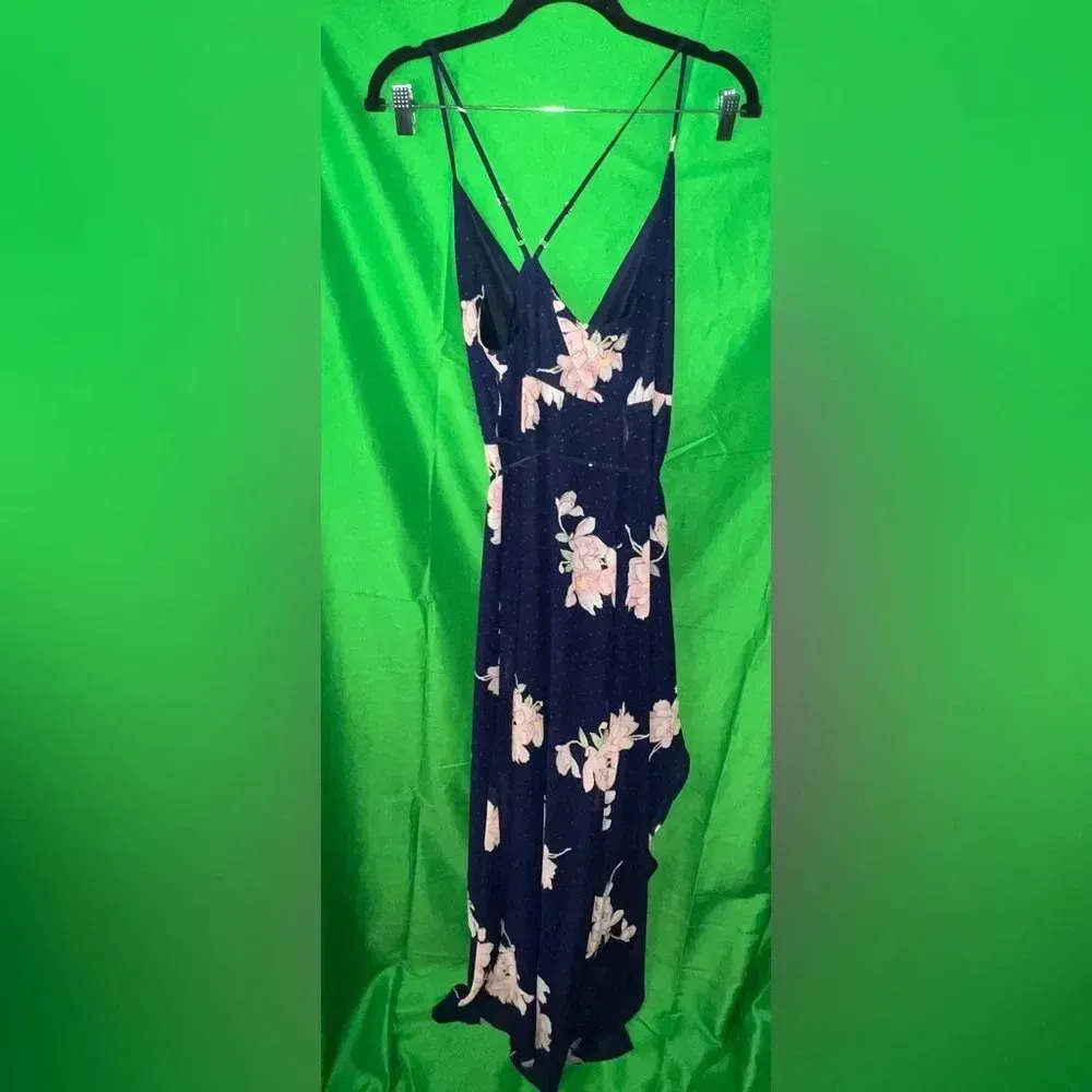 Lulus Gown Size XS-Flaw - Image 3