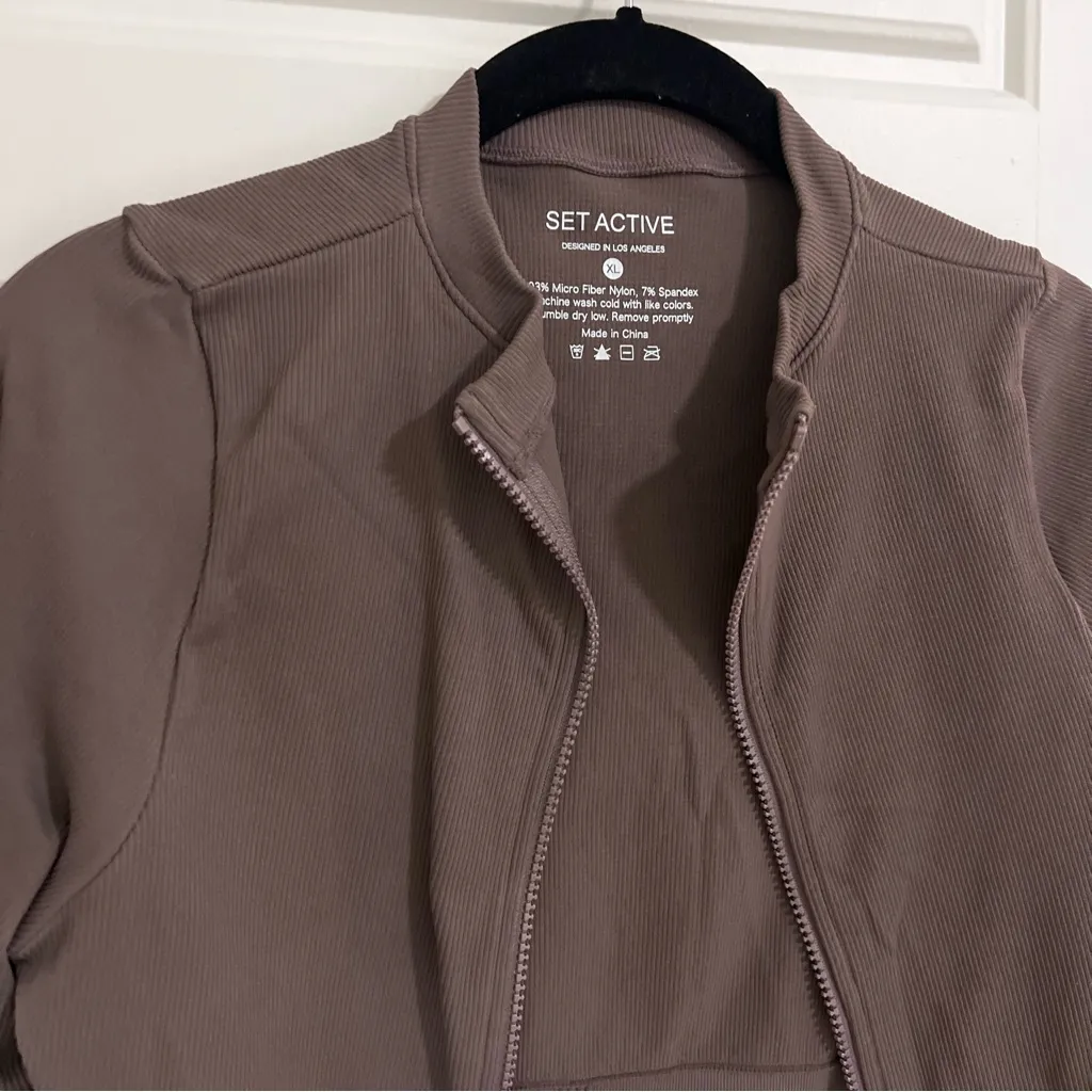 Set Active  Cropped Jacket Top - Image 6
