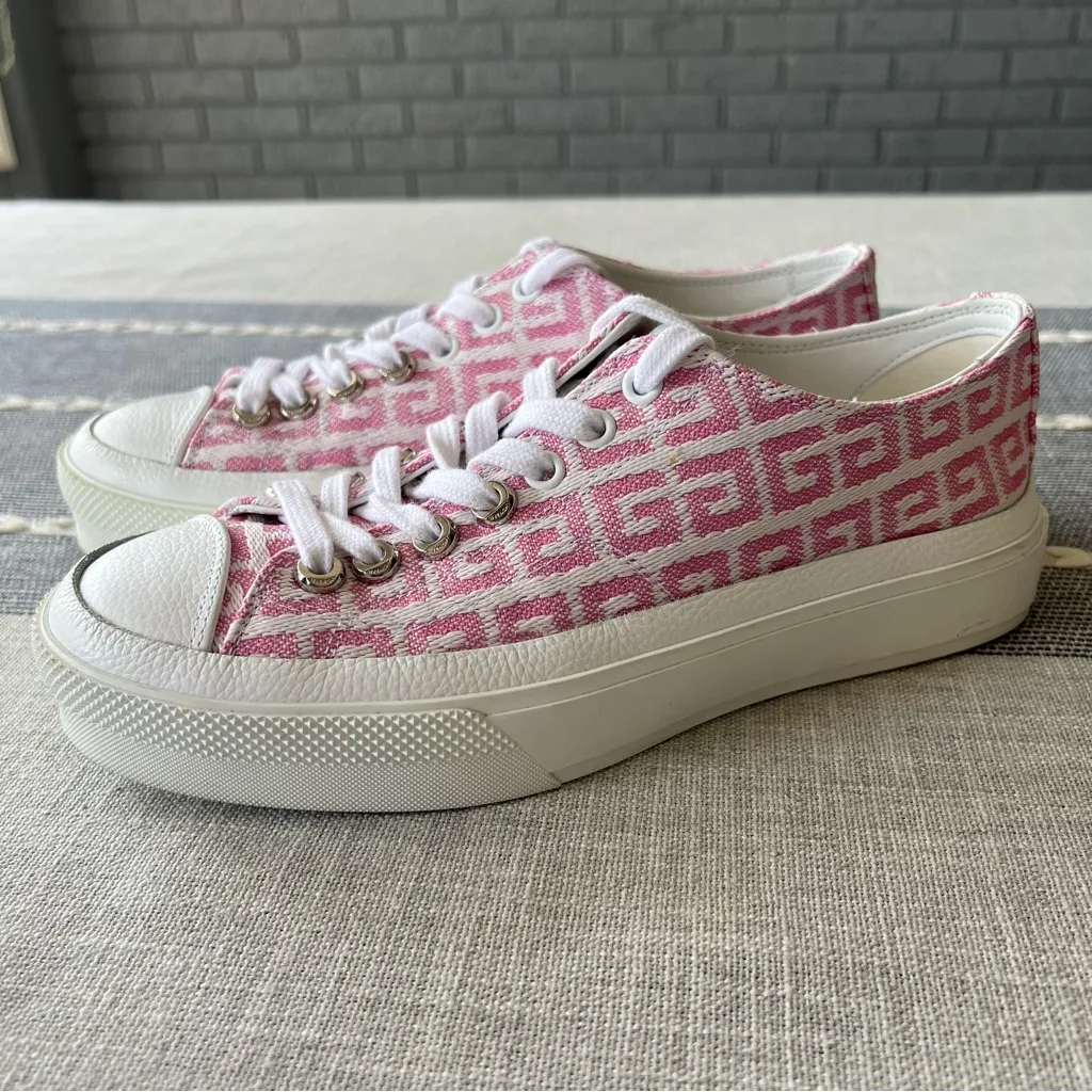 Givenchy City in 4G Jacquard women’s Sneakers White Pink size EU 36/US 6 - Image 4