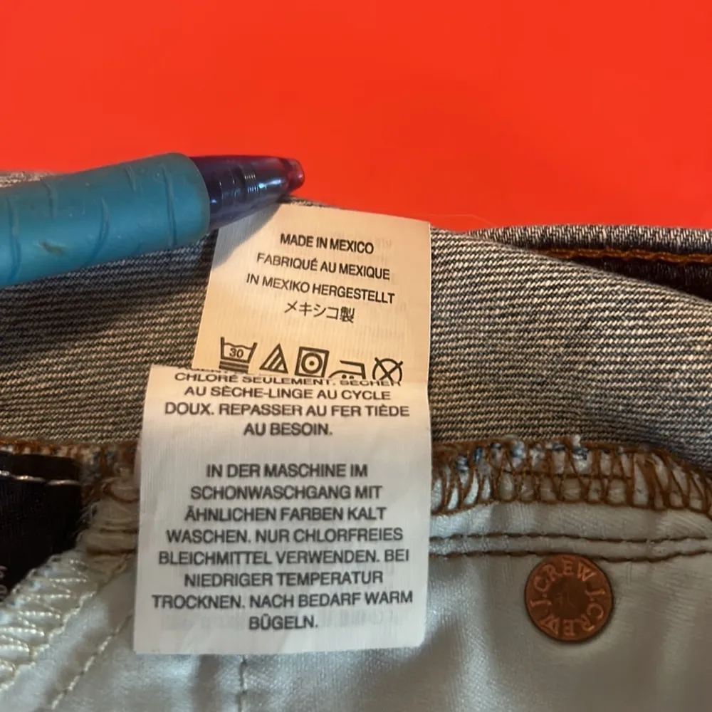 J Crew mid rise denim shorts in light wash H6202 - Image 4