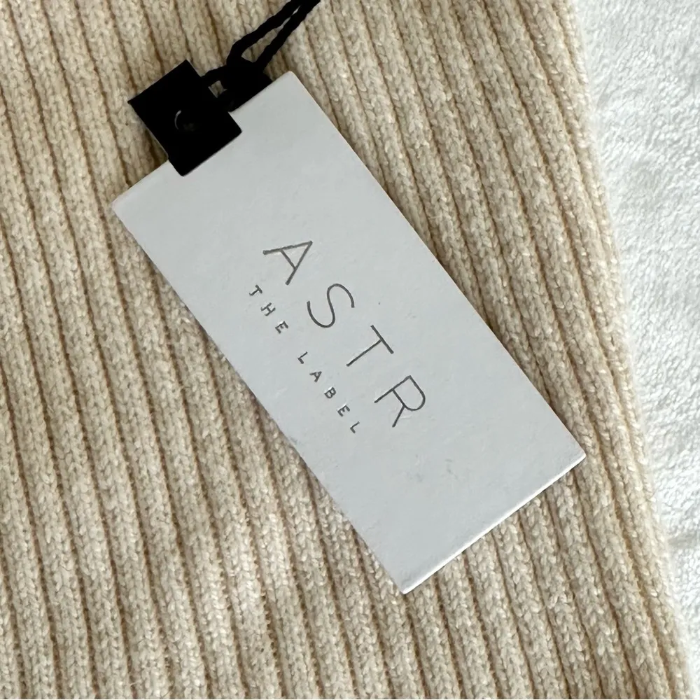 ASTR The Label Crop Cami Adjustable Straps Ribbed Knit Cream Size Medium - Image 6