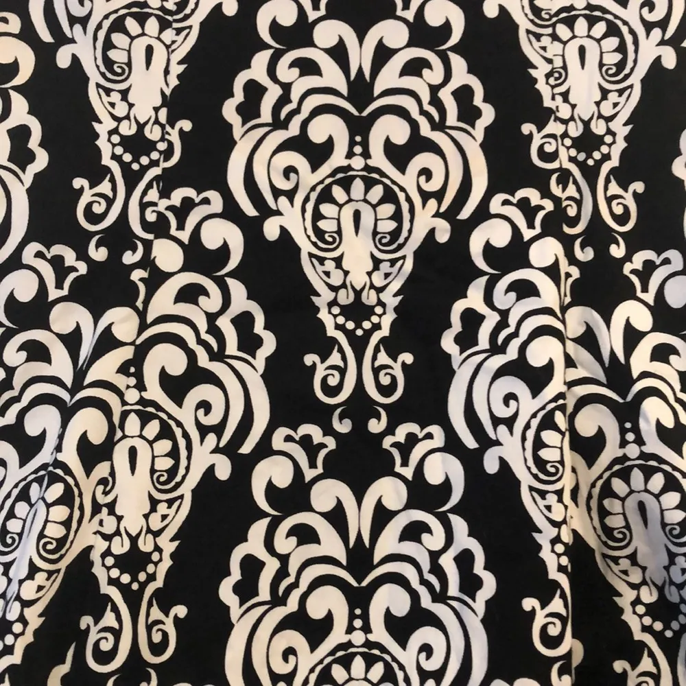 WHBM Black and White Strapless Dress, size 2 - Image 2