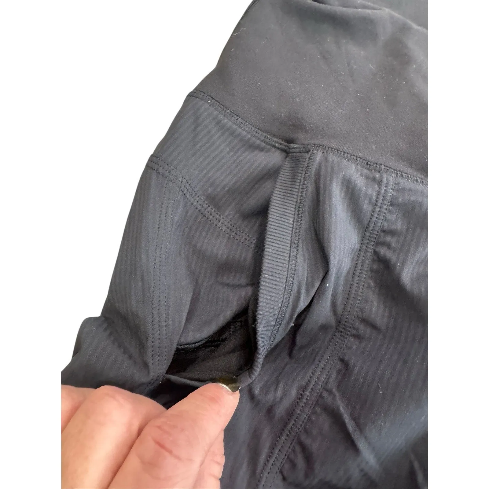 Lululemon Dance Studio Crop II Unlined 20" Drawstring Black size 6 - Image 12