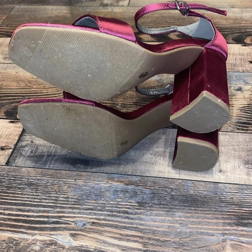 Magenta Worthington Heels size 6M - Image 5