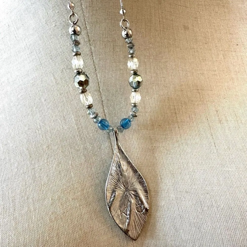 Kenneth Cole green beaded pendant necklace - Image 6