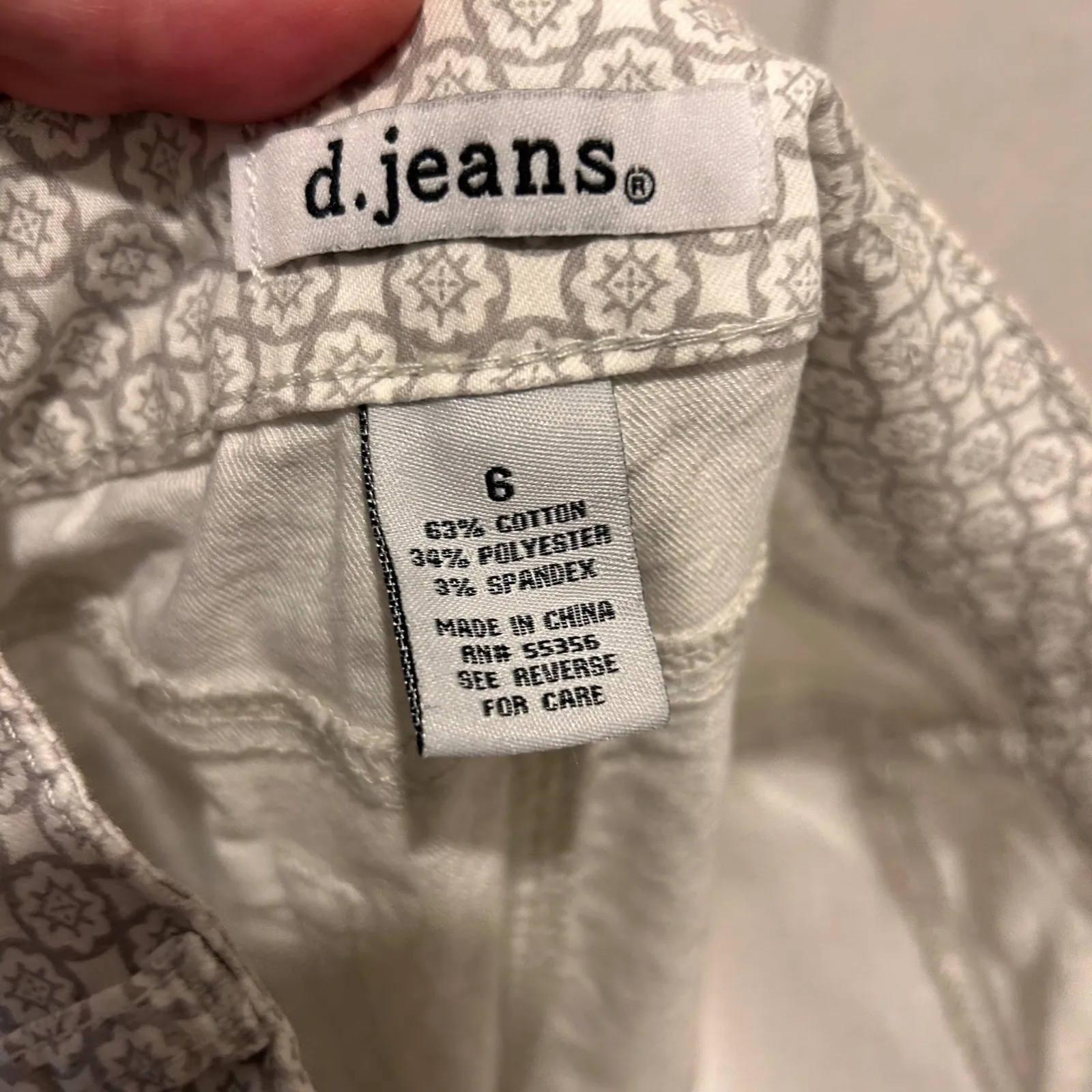 d. jeans Women's Size 6 Beige White Patterned Pants Casual Everyday Straight - Image 6