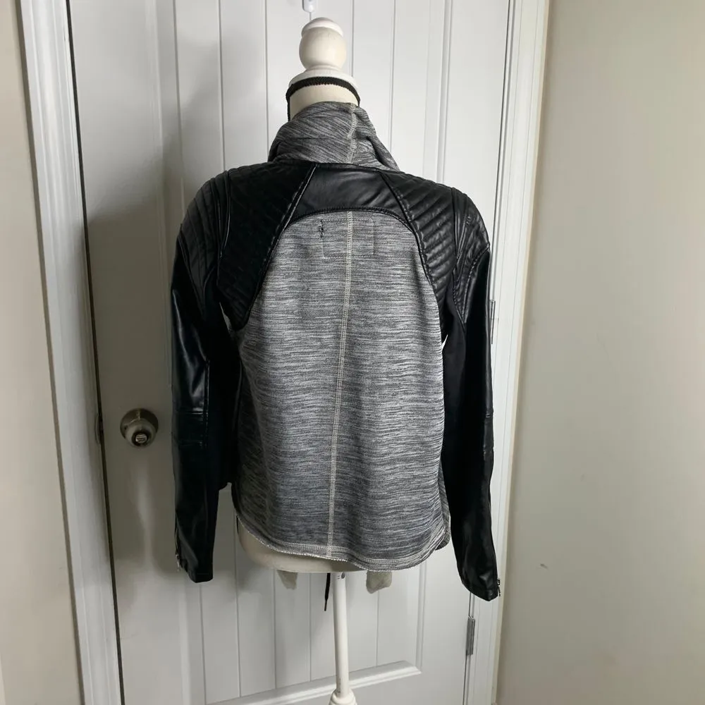 Blank NYC Anthropologie color block faux leather‎ open front jacket size medium - Image 3