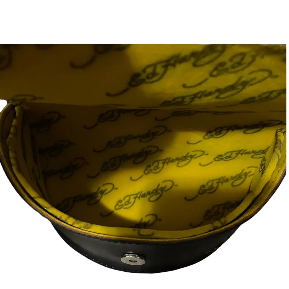 Vintage Y2K Ed Hardy Lover Boy Sunglasses Case - Image 5