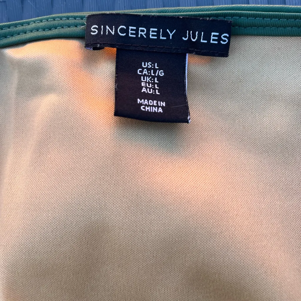 Sincerely Jules Green Faux Leather Crop Top Size L - Image 2