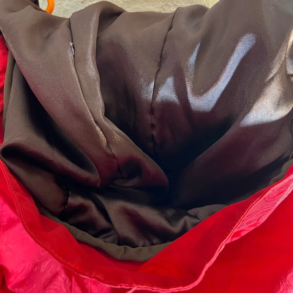 Burton Red Ski Jacket with Hood and Relaxed Fit - Image 11