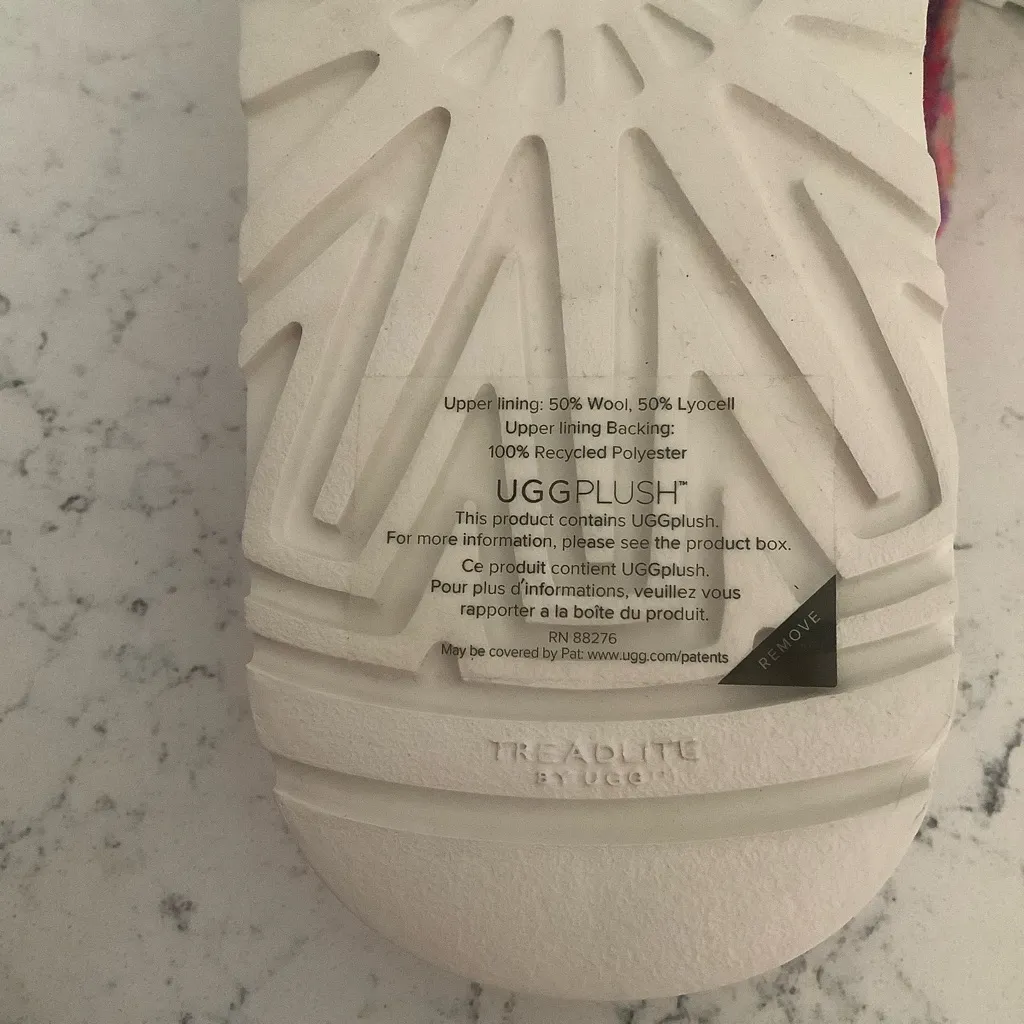 Ugg Fluffita Pixelate slide sandal size 6 / fits 7 womens faux fur slip on slide - Image 13