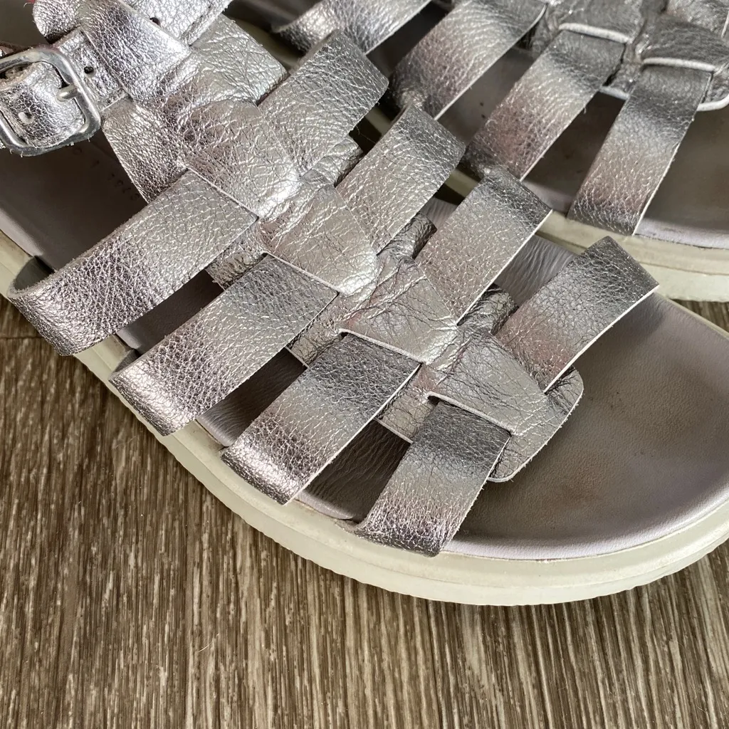 Ecco silver leather metallic gladiator flat sandals with buckle 37 euro 7 US - Image 8