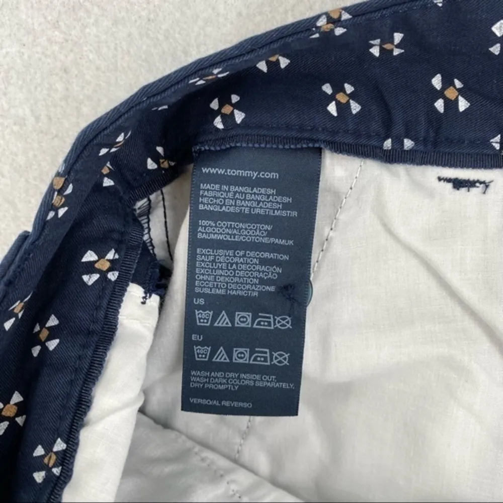 Tommy Hilfiger‎ Printed Flat Front Midi Shorts - Image 9