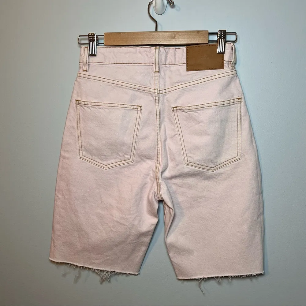 ZARA Light Pink‎ Denim Shorts Size 2 Bermuda Denim -Raw Hem -High Waist - NEW! - Image 4