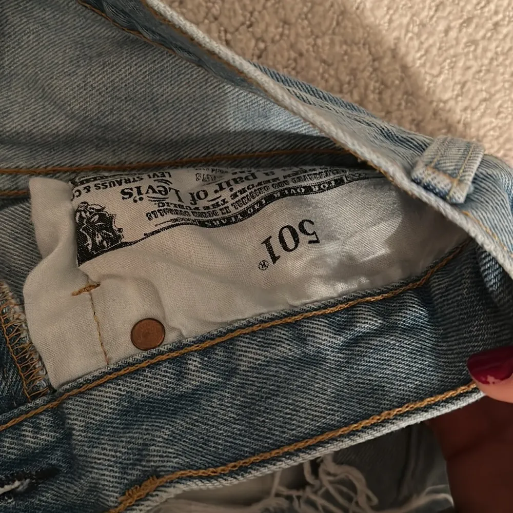 Levi 501 denim shorts - Image 3