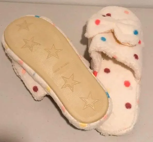 White Slippers Size 9 - Image 4