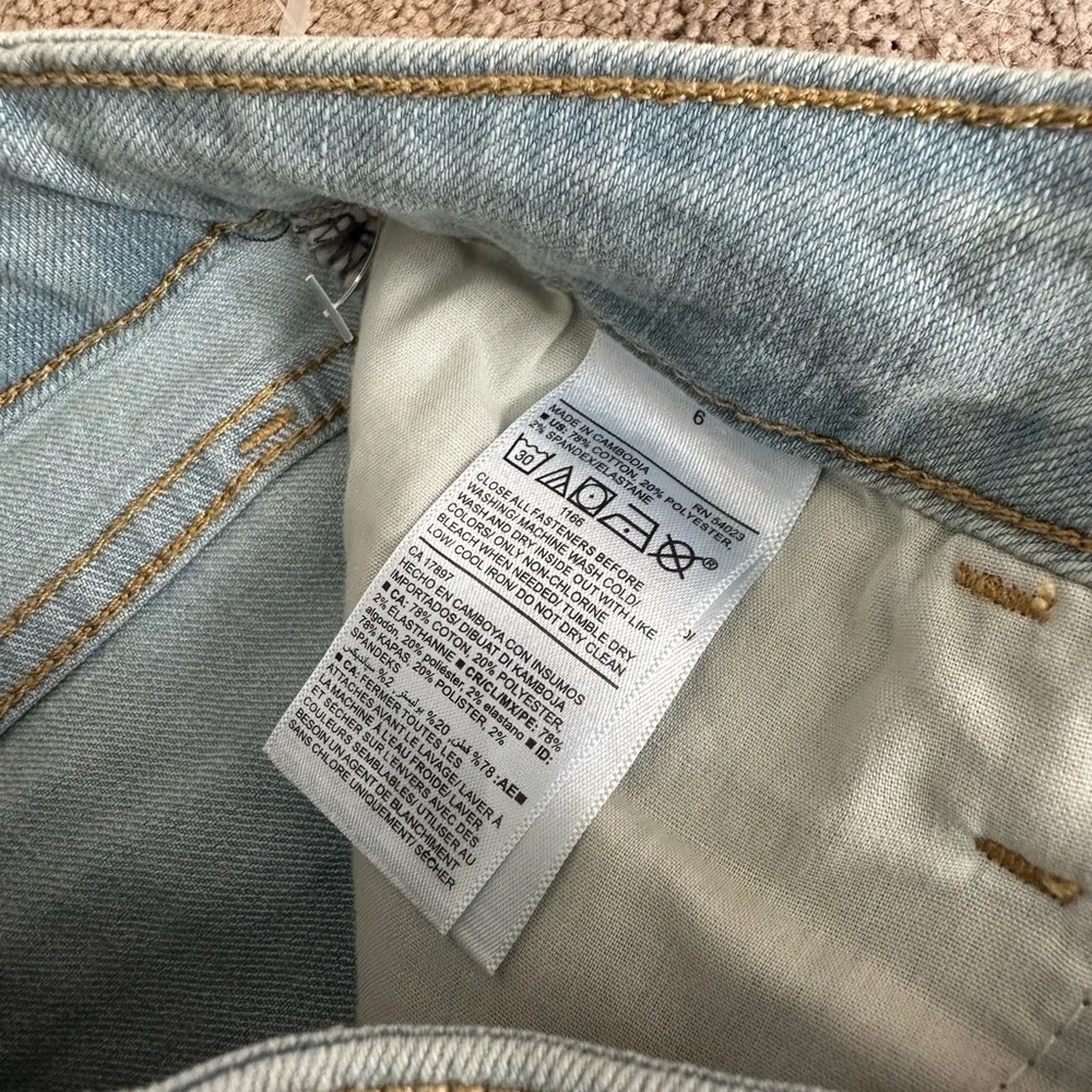 Women’s Old Navy super skinny jeans 6 - Image 4