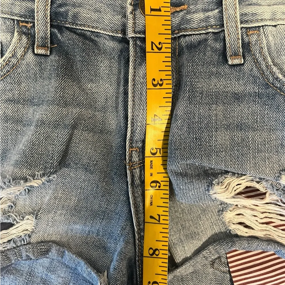 Old Navy Semi-Fitted Distressed Raw Hem Mid Rise Jean Shorts Patriotic Pockets 2 - Image 5