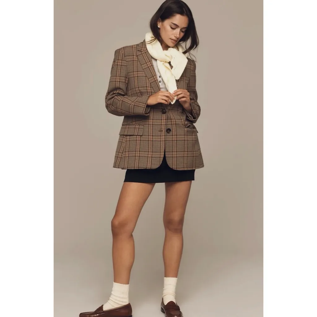 Maeve Anthropologie scalloped triangle scarf in light butter yellow NWOT - Image 2