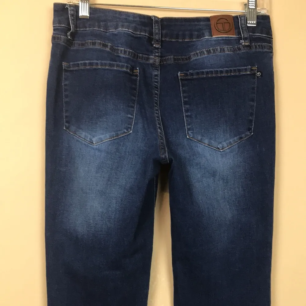 Tahari Women’s Kelly Classic Skinny Medium Wash Denim Jeans - Image 9