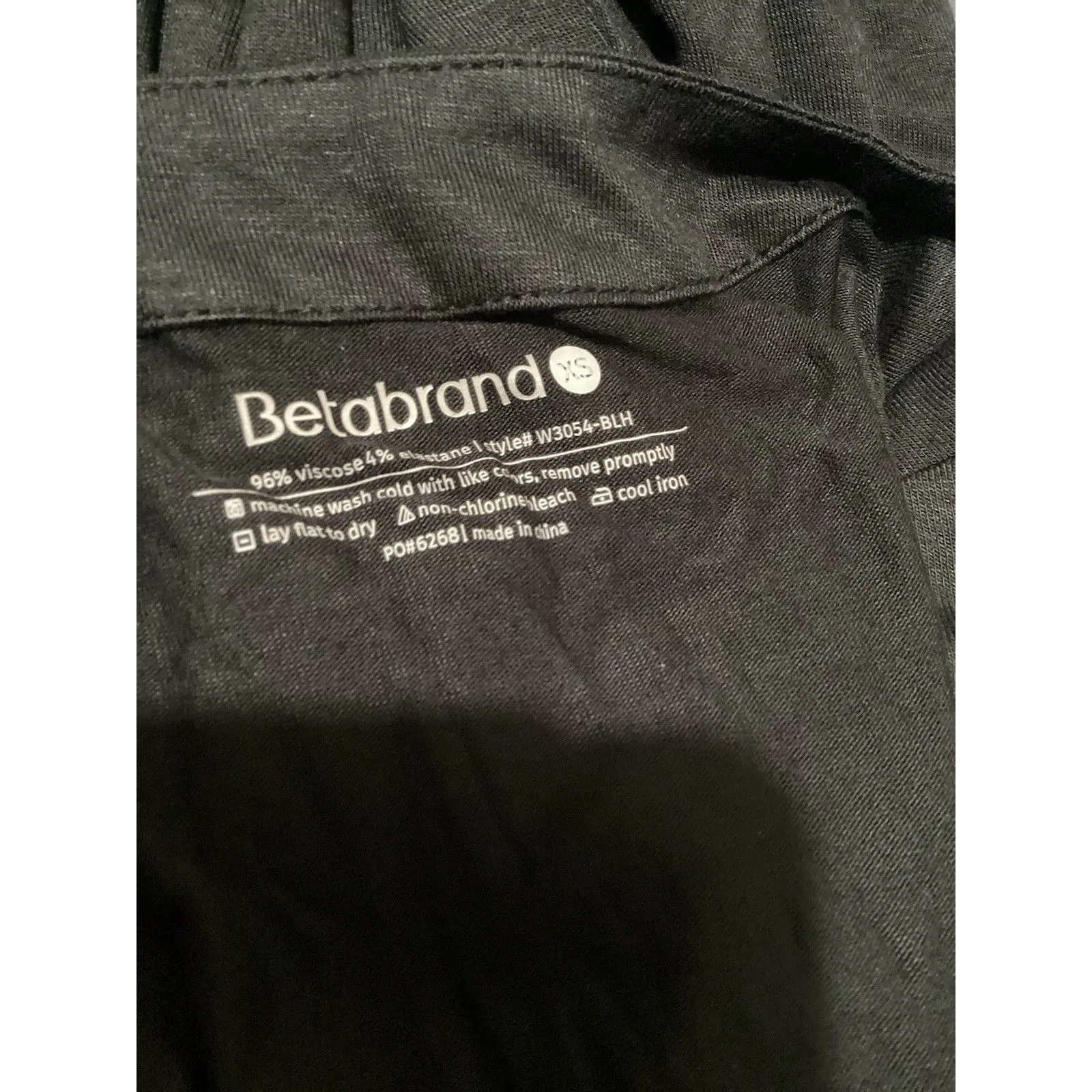 Betabrand NWOT Black Essential V-Neck Short Sleeve Pullover Womens T-Shirt XS - Image 3