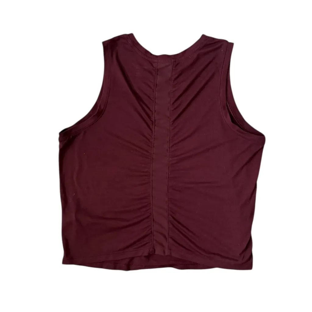 Old Navy  UltraLite Mesh-Stripe Performance Tank Top Size Medium - Image 4