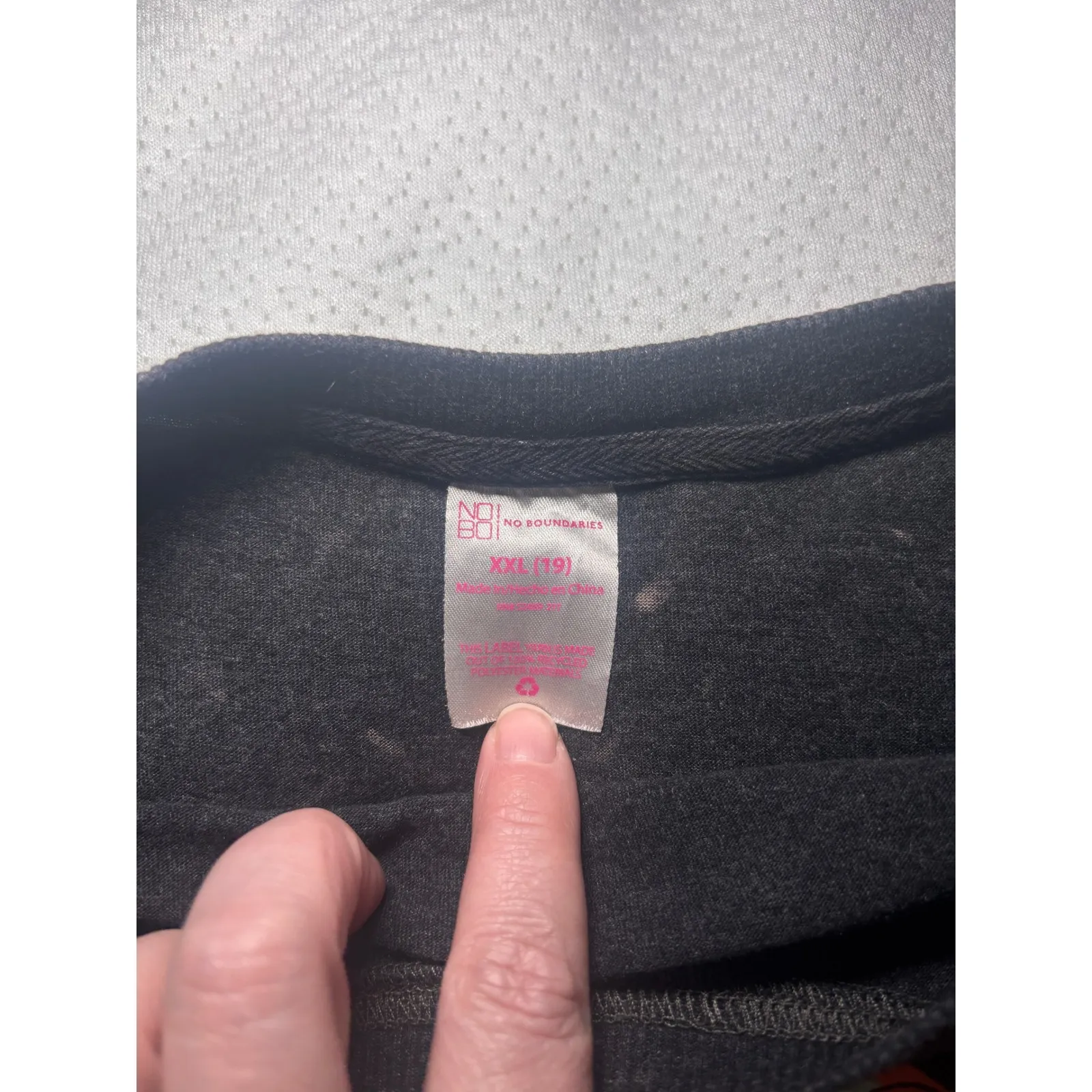 No Boundaries Womens Graphic Crop T Shirt Mushrooms Daisy Rainbow Butterflies2X - Image 6