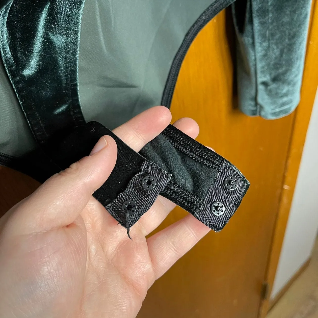 Victoria's Secret Sport Woman's Velvet Green Star Leotard Bodysuit Size Large - Image 7