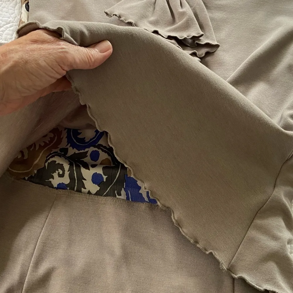 Donna Ricco Taupe Ruffled Layered Look Knee Length Midi Dress Feminine Size 12​ - Image 8