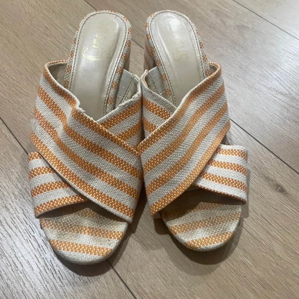 Striped orange and Cream Women's Heels - Image 4