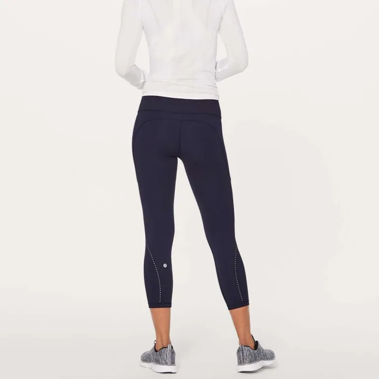LULULEMON Extra Mile‎ Crop Leggings Reflective Size 4 Navy - Image 2
