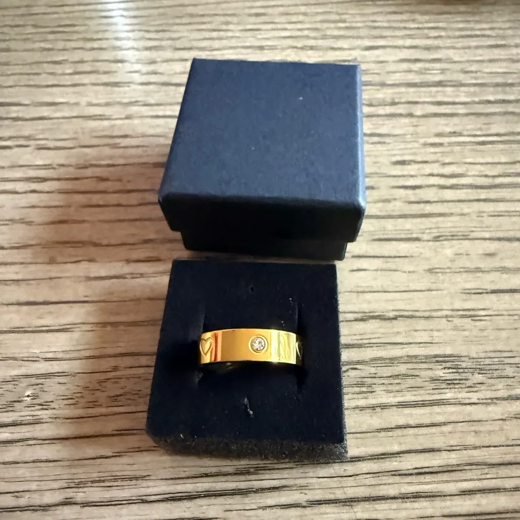Gold Heart & Crystal Band Ring - Image 2