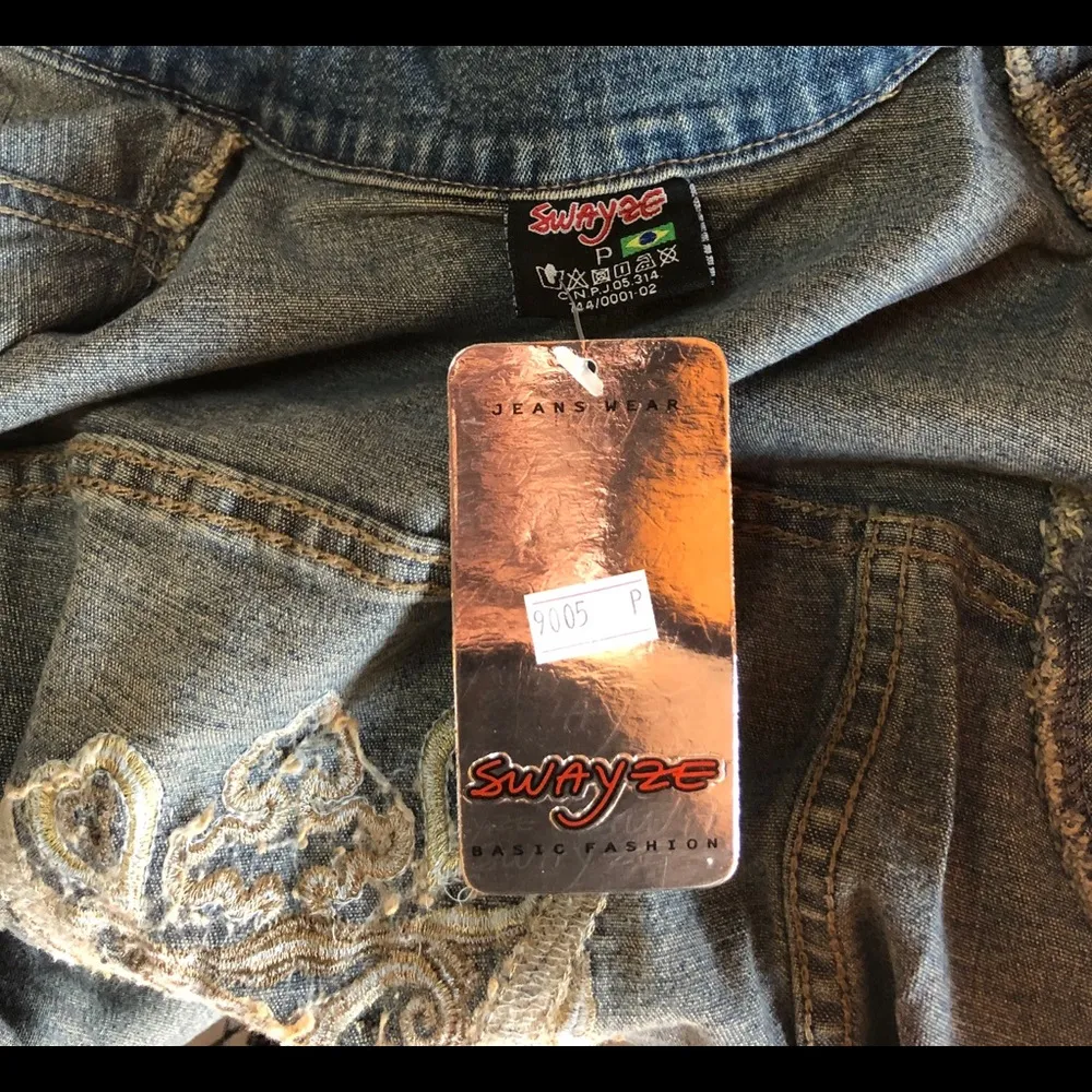 Swayze Distressed Embroidered Jean Jacket NWT - Image 6