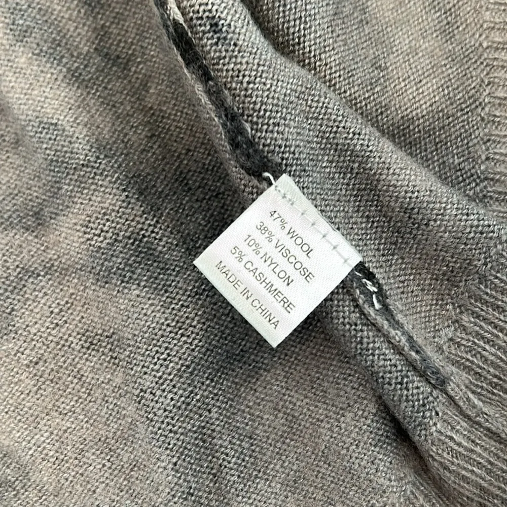 Acrobat Gray Black Wool Blend Camo Print Sweater Size undefined - Image 6