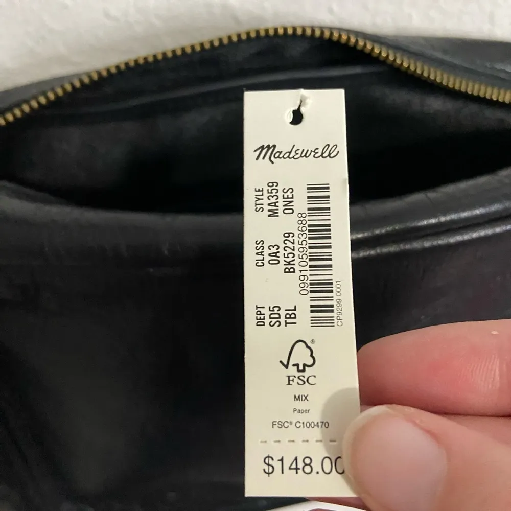 MADEWELL The Transport Camera Bag black leather - Image 4