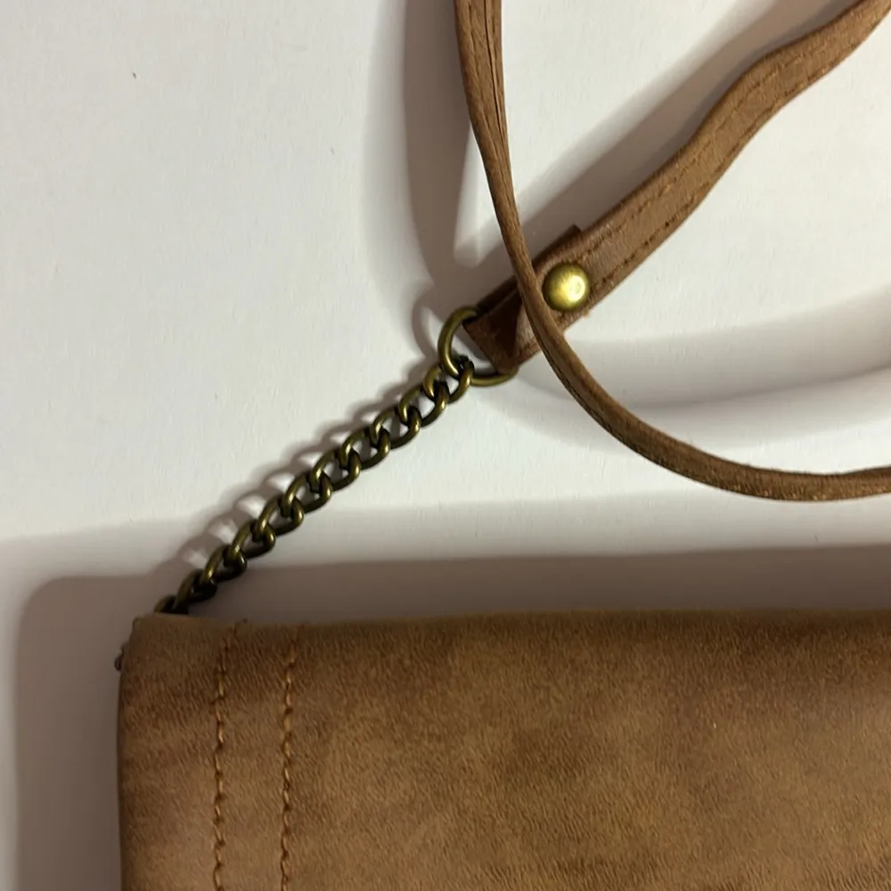 2 FOR 1…..BOTH VEGAN LEATHER “OWL” THEMED…CROSSBODY AND WRISTLET/WALLET Brown - Image 6