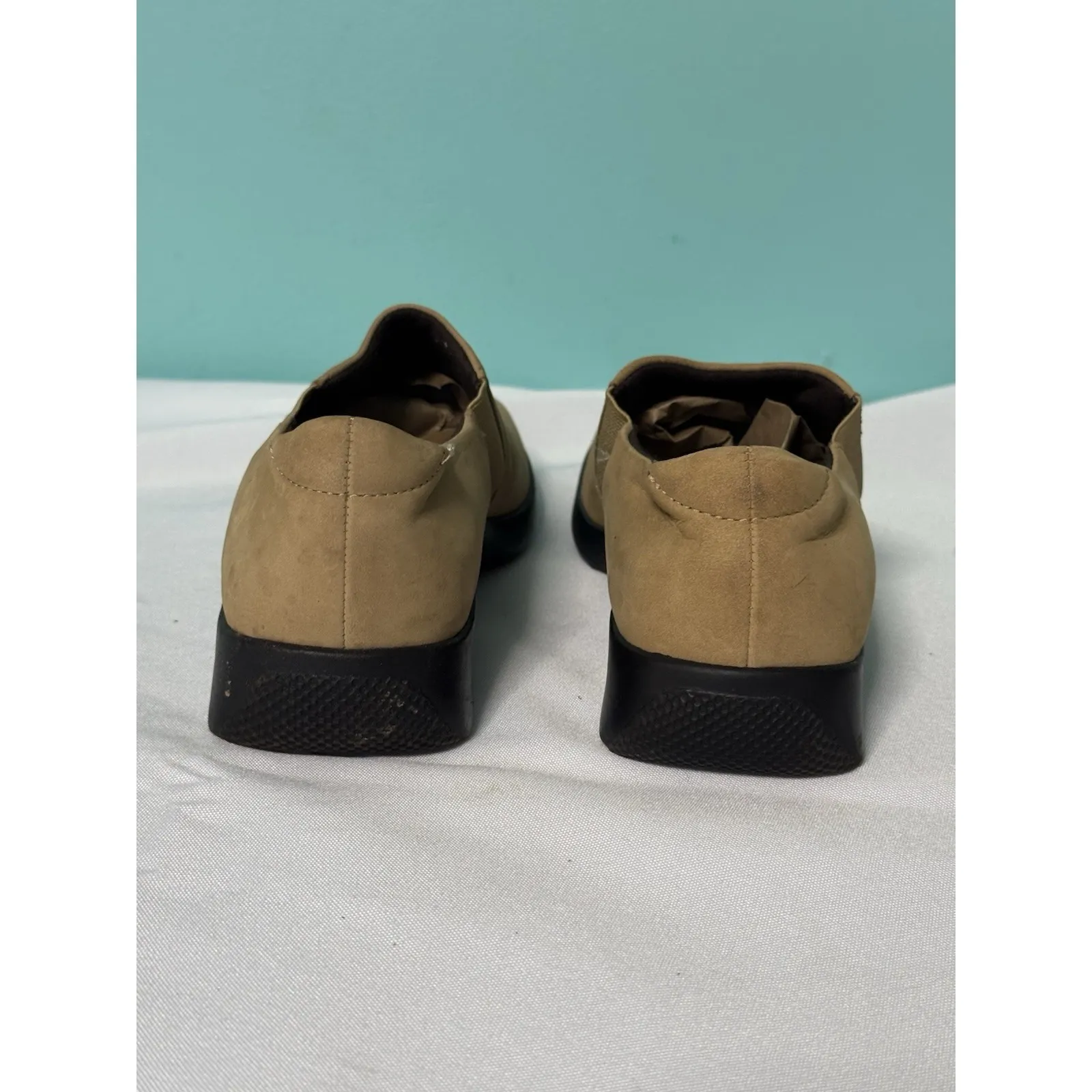 Easy Spirit Cornelia Suede Slide On Loafers Dress Shoes 8 Beige Comfort S646 - Image 4