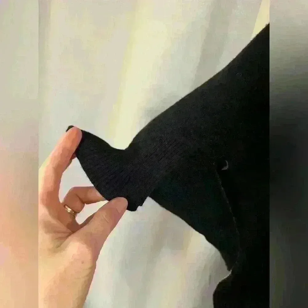 Women’s Black A.Z.I. Throw - Image 3