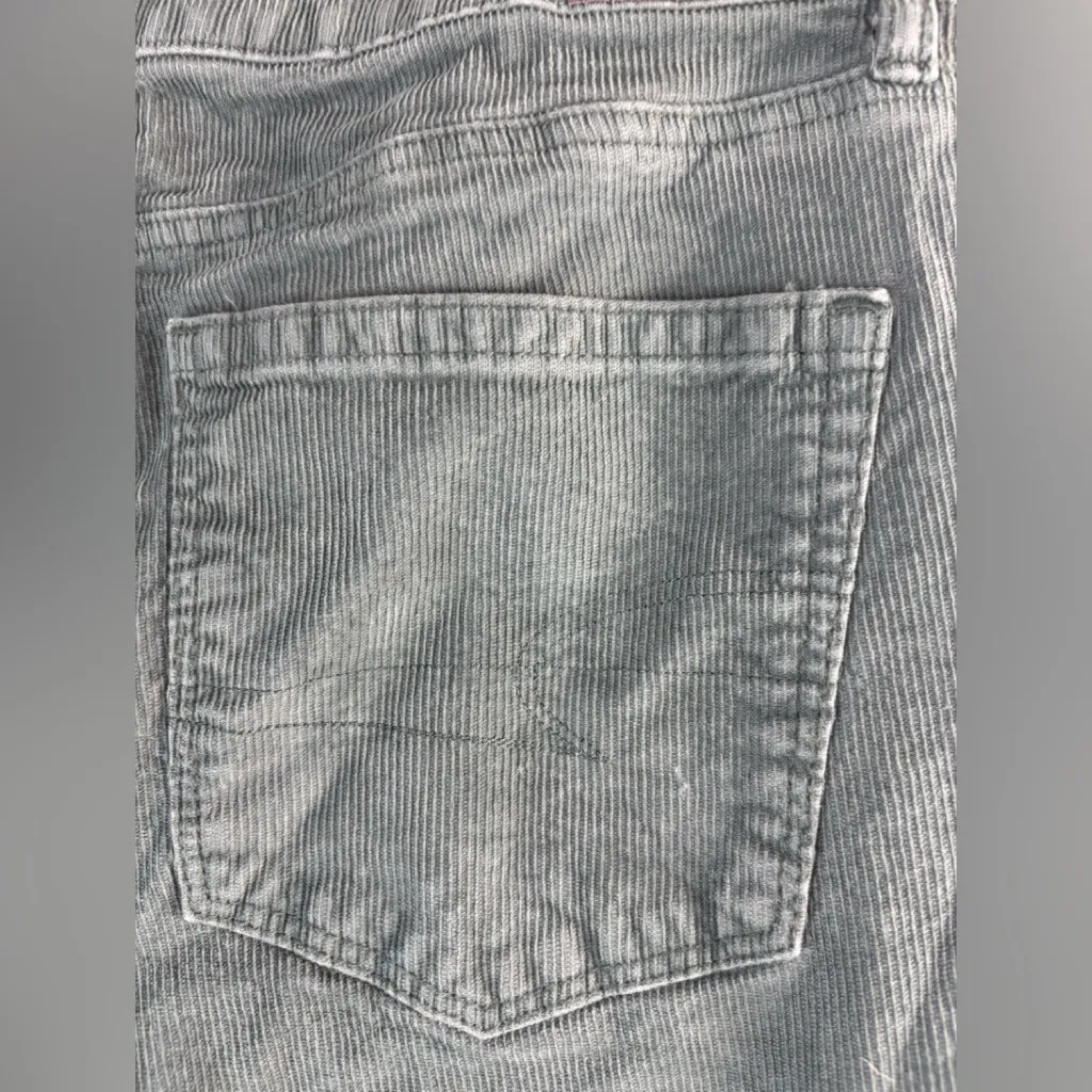 American Eagle Outfitters 12 Mom Straight Jean Corduroy Pants in Emerald Green - Image 4