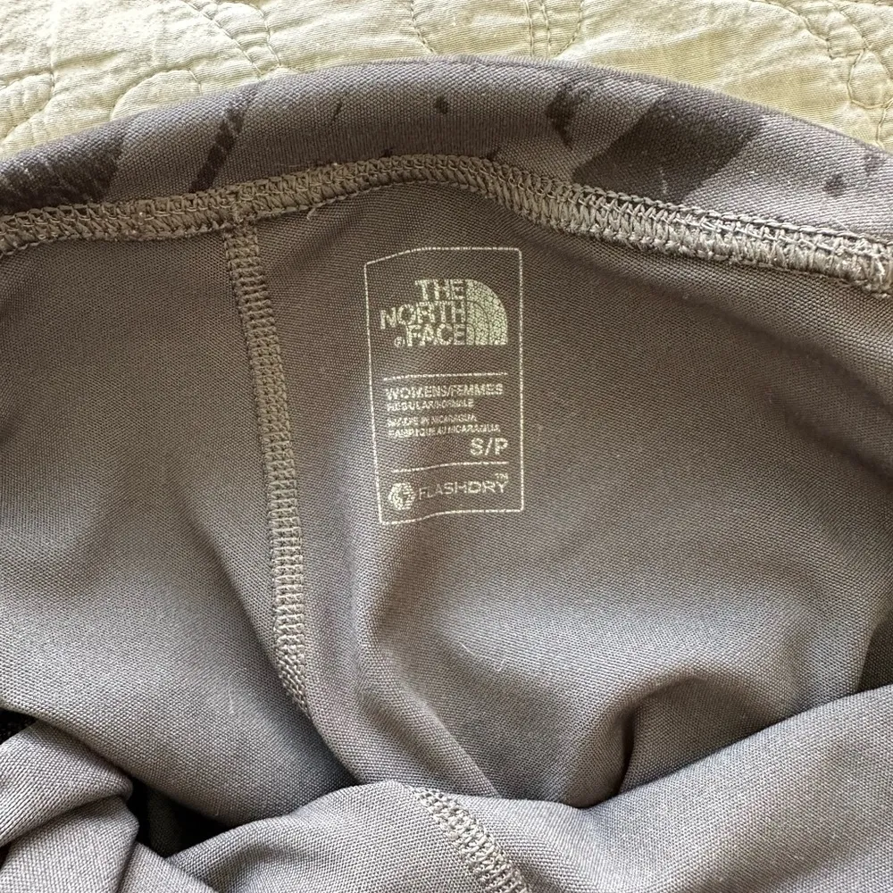 North Face flash dry leggings geometric color block design, size small - Image 3